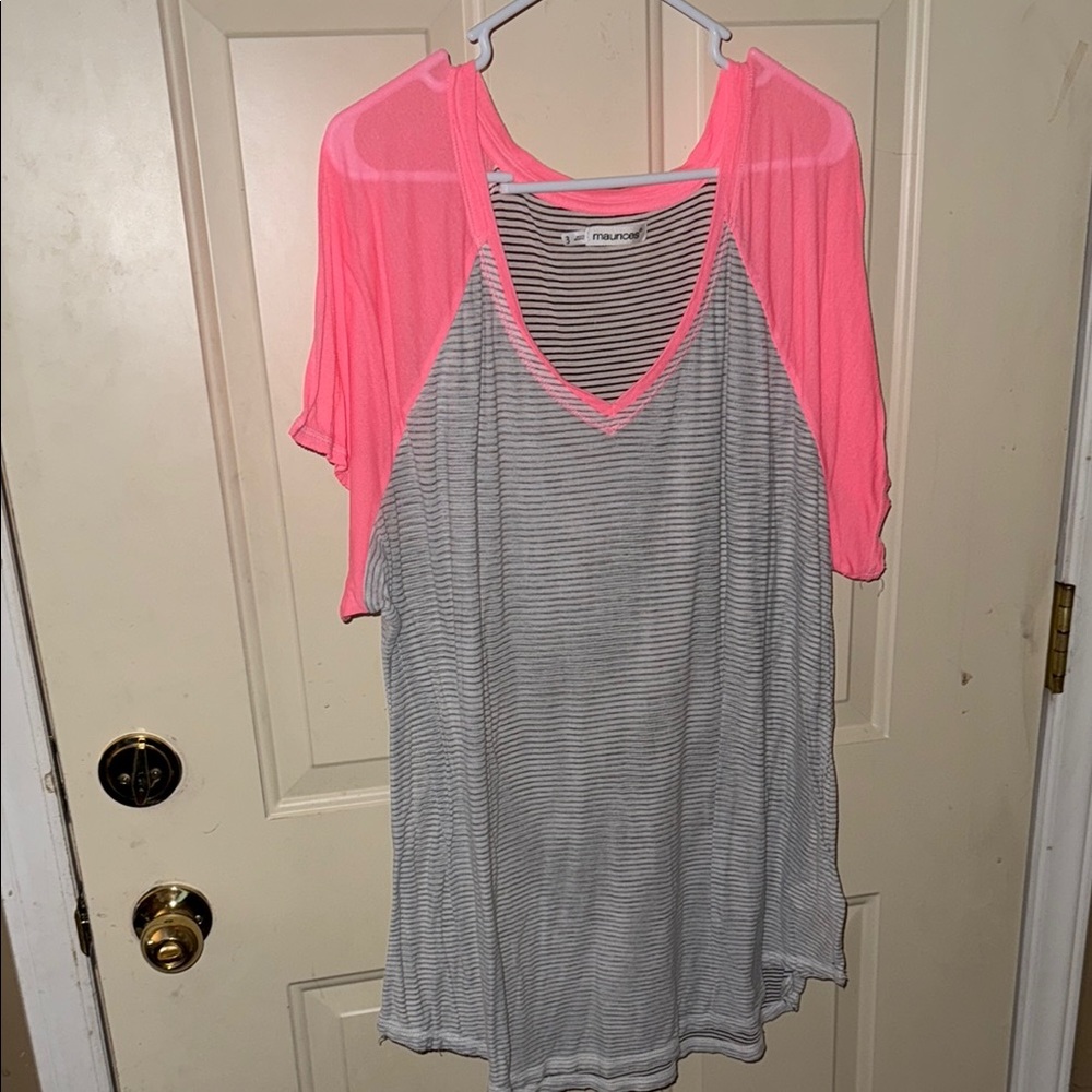 Maurices Gray and hot pink Boxy Short Sleeve Tee